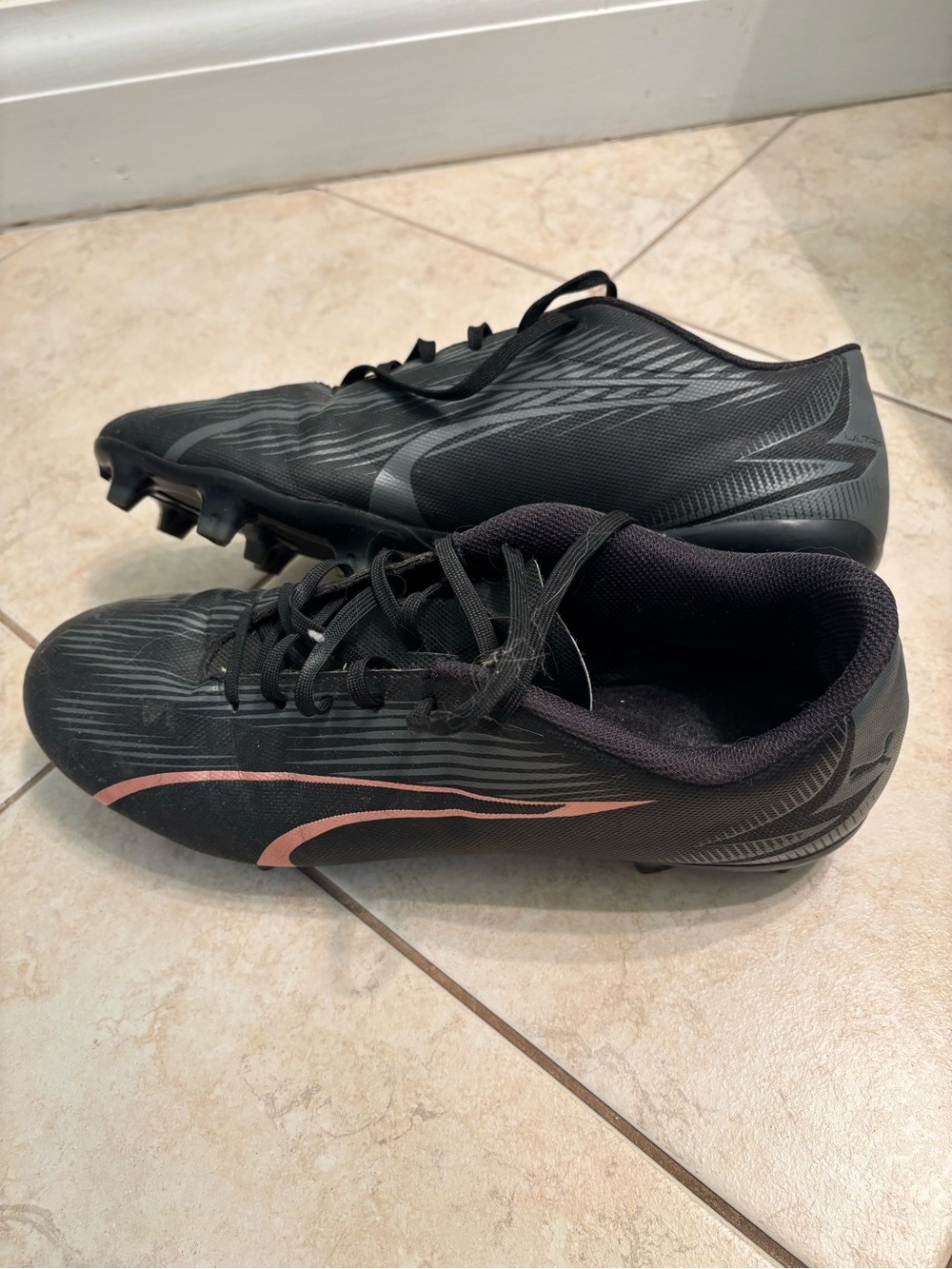 Men's Puma Black Soccer Cleats Size 11